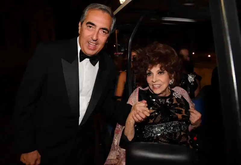 il senatore maurizio gasparri saluta gina lollobrigida (2)