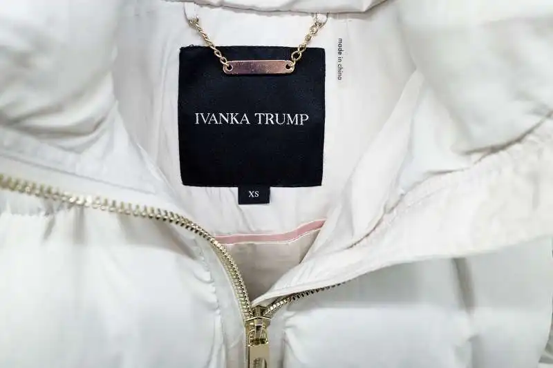 LA LINEA DI MODA IVANKA TRUMP   