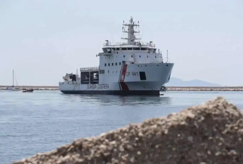 la nave diciotti a trapani