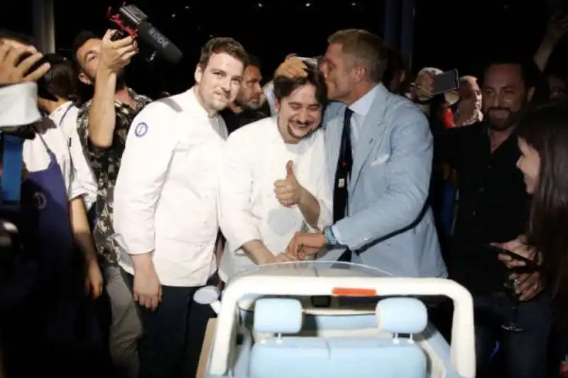 lapo elkann presenta fiat 500 spiaggina 10