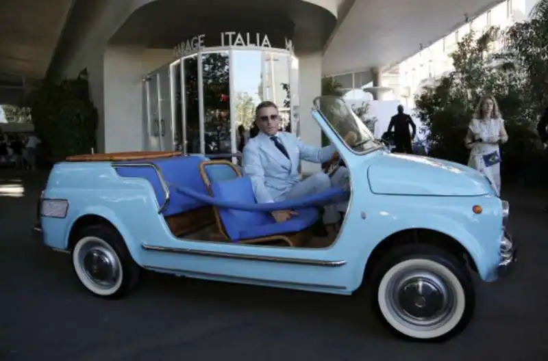 lapo elkann presenta fiat 500 spiaggina 11