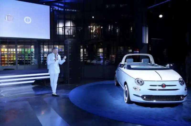 lapo elkann presenta fiat 500 spiaggina 24