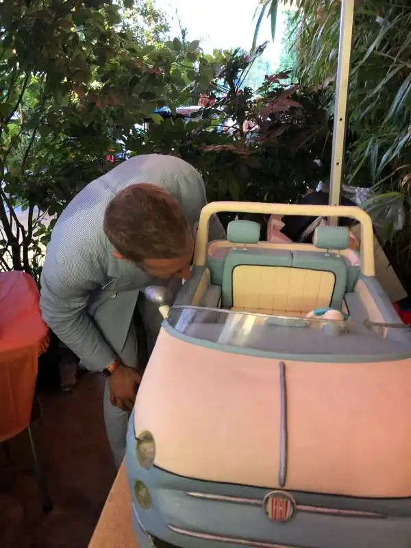 lapo elkann presenta fiat 500 spiaggina 7