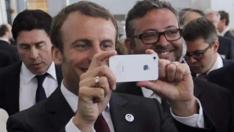 MACRON SMARTPHONE