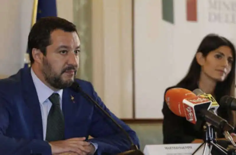 matteo salvini e virginia raggi 5