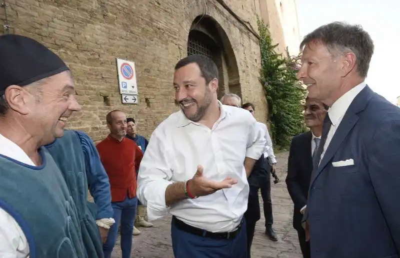 matteo salvini palio siena 7