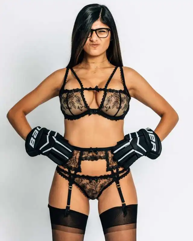 mia khalifa 18