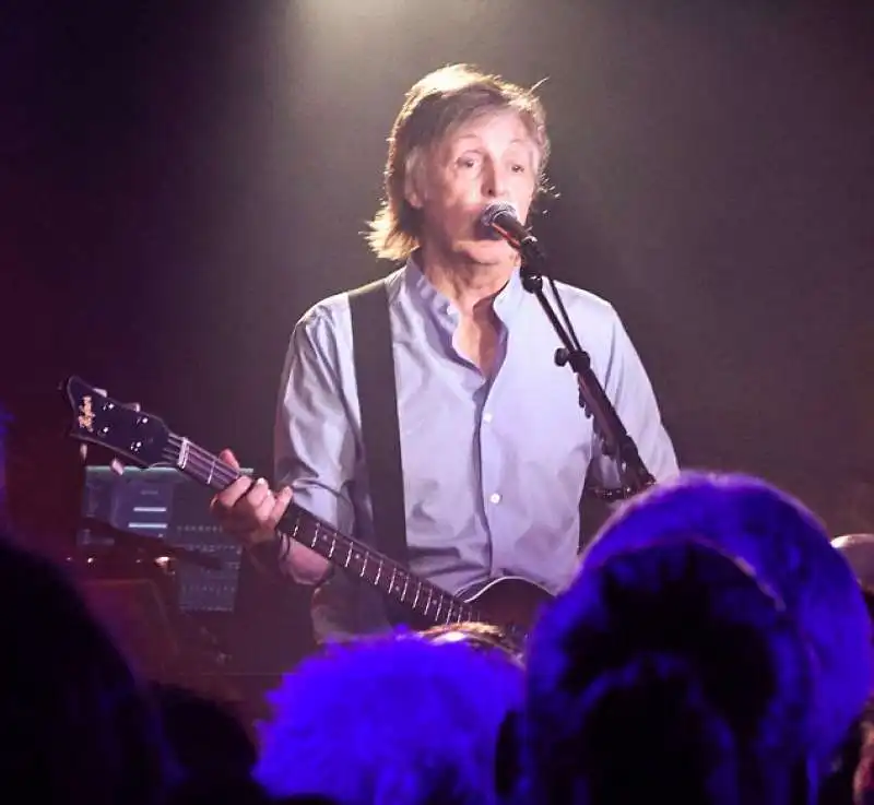 paul mccartney torna al cavern 1