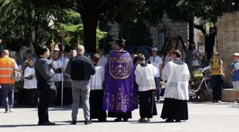 processione riparatrice per i gay a rimini 6