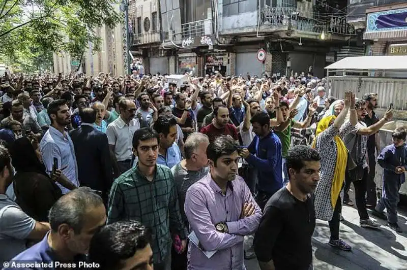 proteste gran bazar teheran iran 5