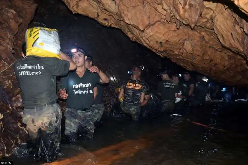 salvataggio grotta thailandia 5