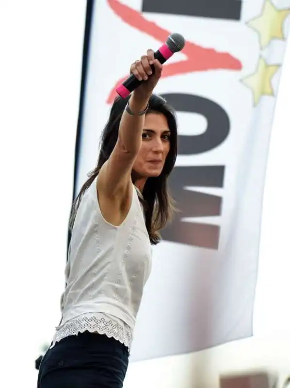 virginia raggi 12