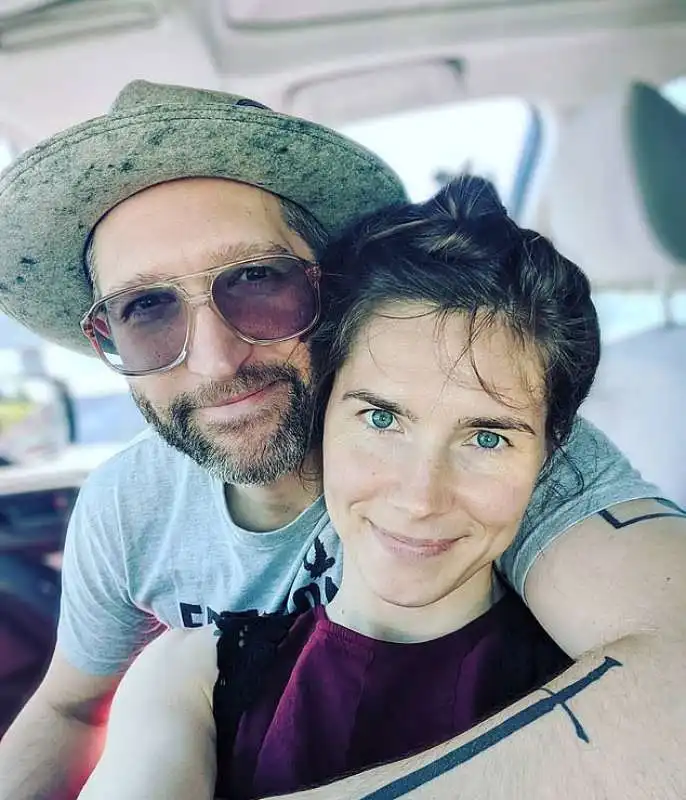 amanda knox con il fidanzato christopher robinson