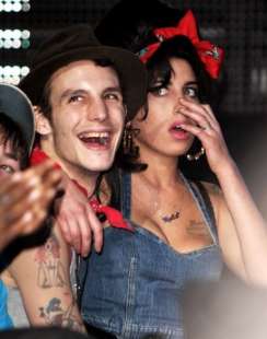 amy winehouse e blake fielder civil 4