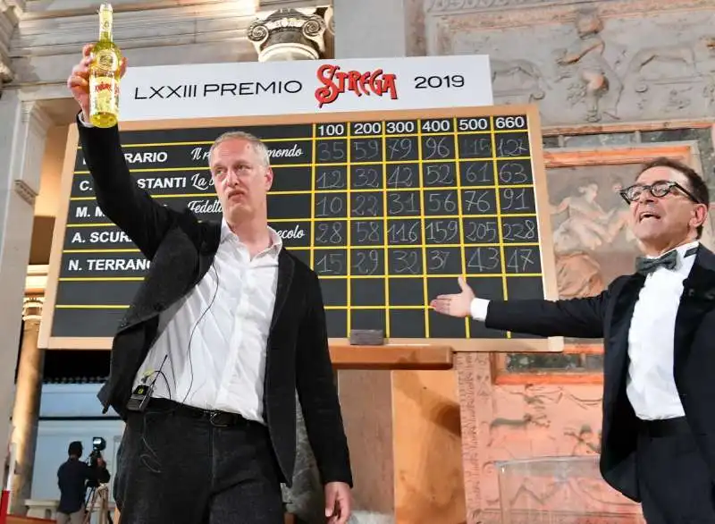 antonio scurati vince il premio strega foto di bacco