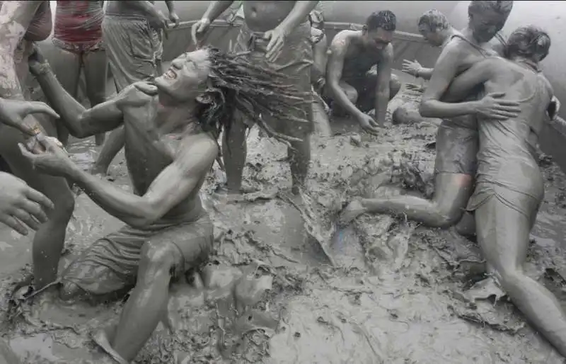 boryeong mud festival   il festival del fango in corea 17