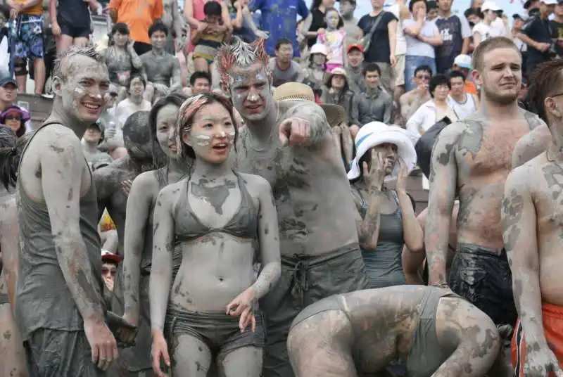 boryeong mud festival   il festival del fango in corea 21