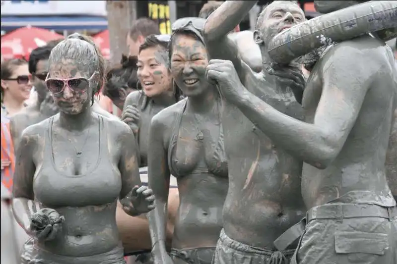 boryeong mud festival   il festival del fango in corea 33