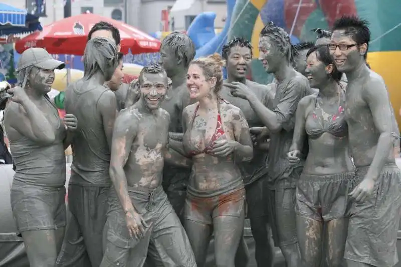 boryeong mud festival   il festival del fango in corea 37