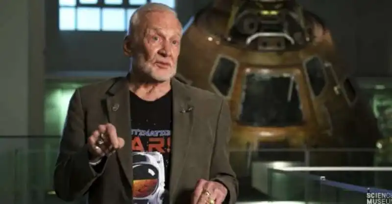 buzz aldrin 4