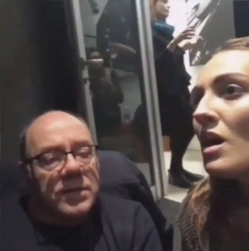 carlo verdone con francesca manzini che imita monica bellucci 2