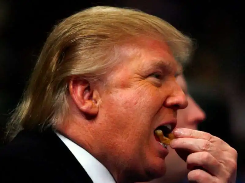 donald trump mangia 4