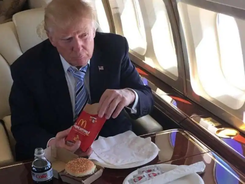 donald trump mangia 5