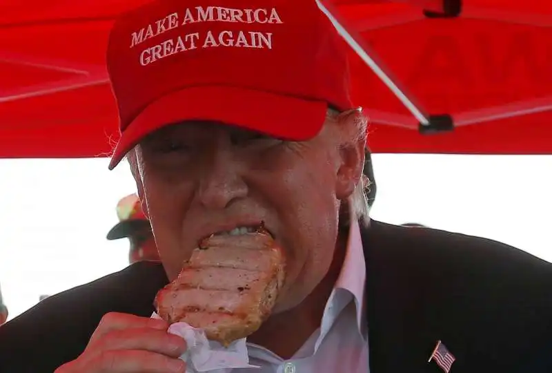 donald trump mangia 7