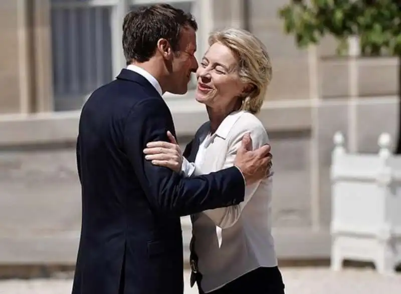 emmanuel macron ursula von der leyen