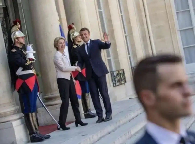 emmanuel macron ursula von der leyen 7