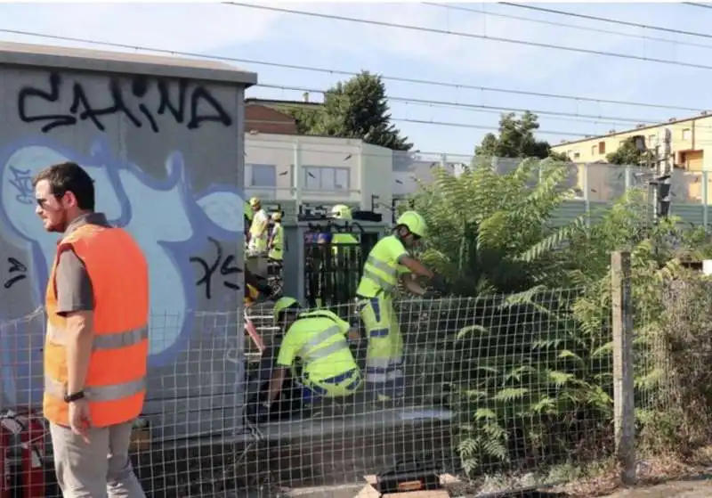 ferrovie in tilt per un incendio a firenze 1