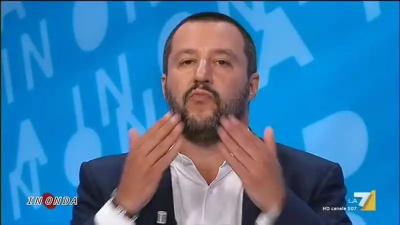 I BACIONI DI MATTEO SALVINI 