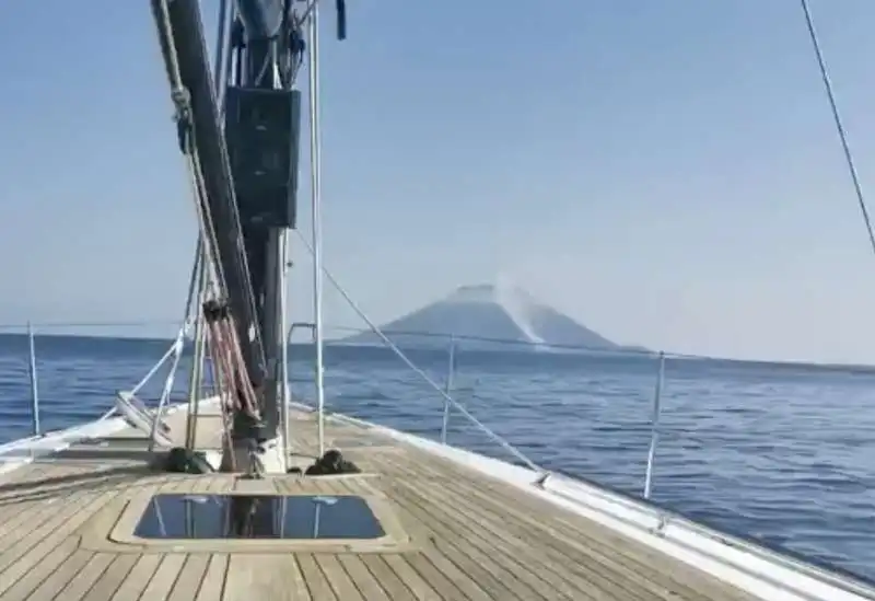 l'eruzione del vulcano stromboli