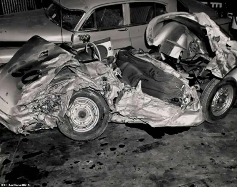 la porsche 550 spyder di james dean dopo l'incidente