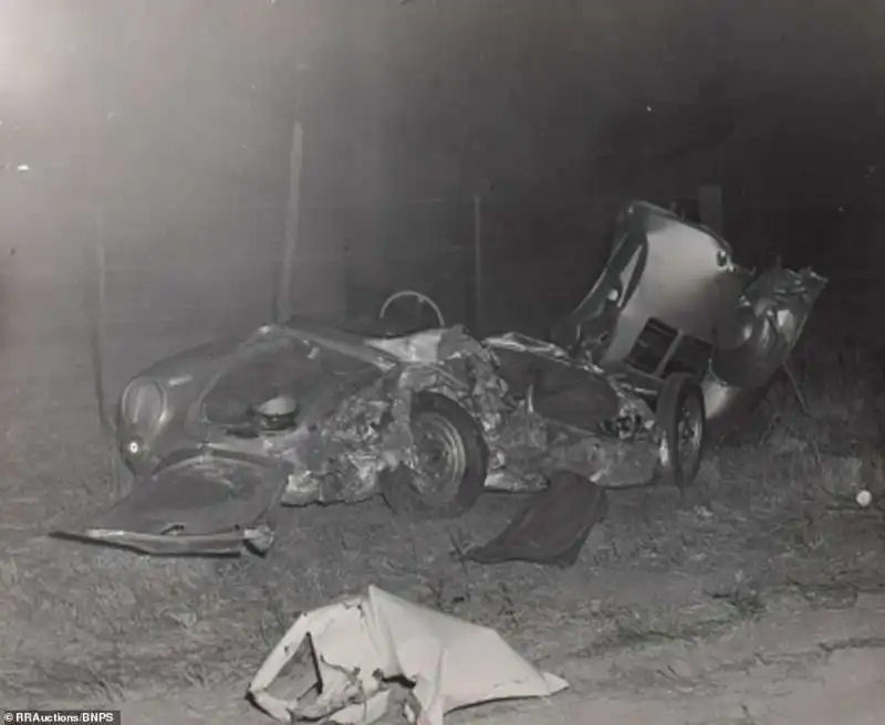 la porsche 550 spyder di james dean dopo l'incidente 6