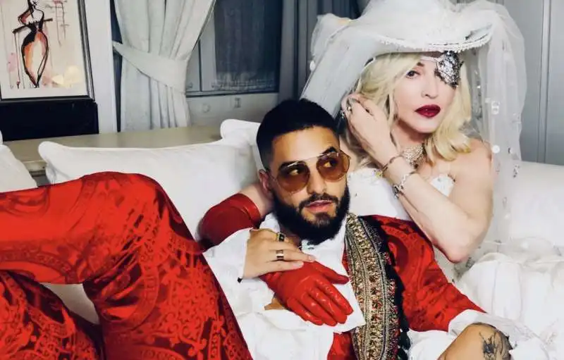 madonna + medellin   maluma 7