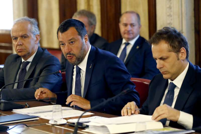 matteo salvini e armando siri incontrano le parti sociali al viminale