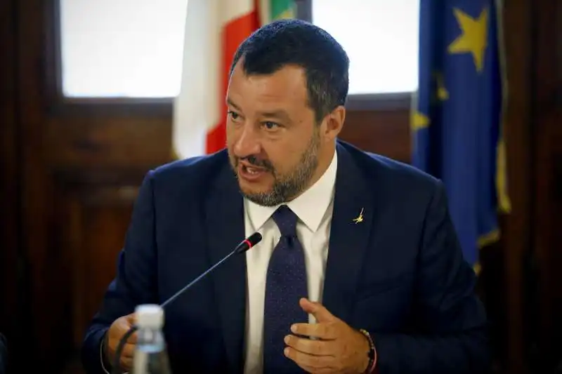 matteo salvini incontra le parti sociali al viminale