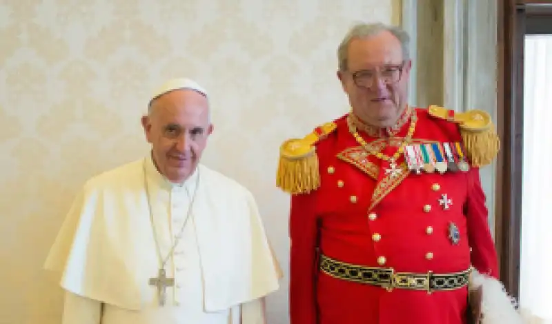 papa francesco con matthew festing