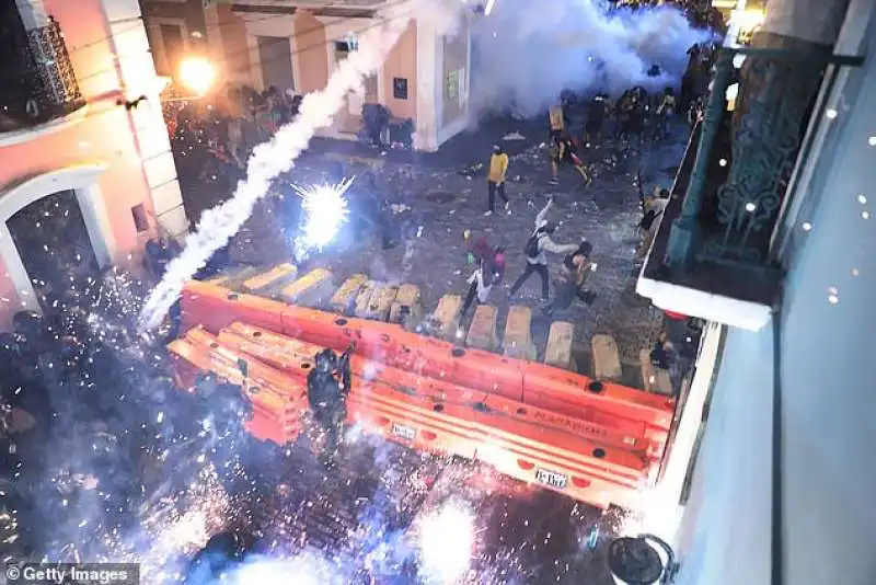 proteste contro ricky rossello' 9