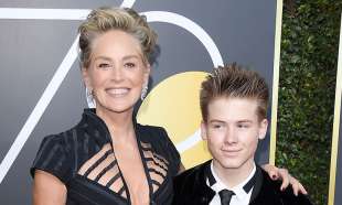 SHARON STONE CON IL FIGLIO RONAN