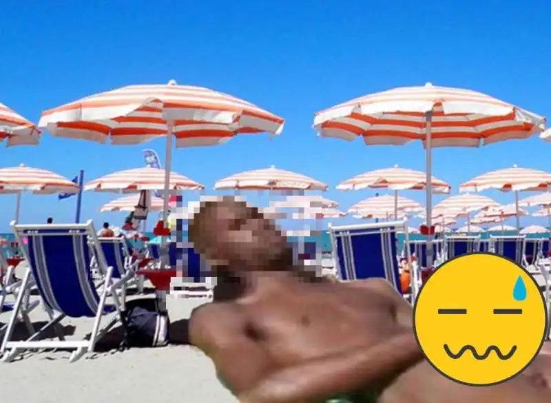 UOMO DI COLORE SI MASTURBA IN SPIAGGIA