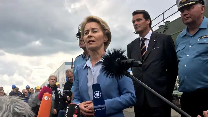 ursula von der leyen 8