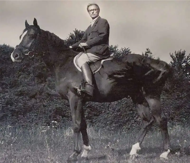 VITTORIO FELTRI CON IL SUO CAVALLO CROCUS