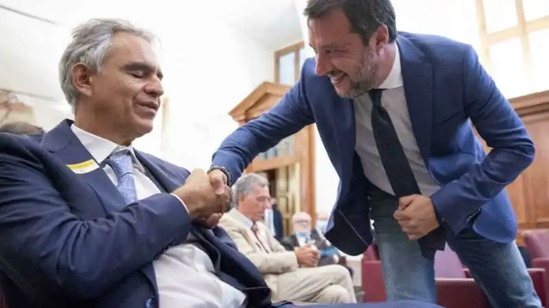 andrea bocelli  e matteo salvini al convegno sul coronavirus in senato