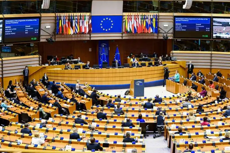 angela merkel al parlamento europeo