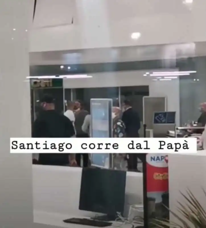 belen rodriguez e stefano de martino non si salutano in aeroporto 2