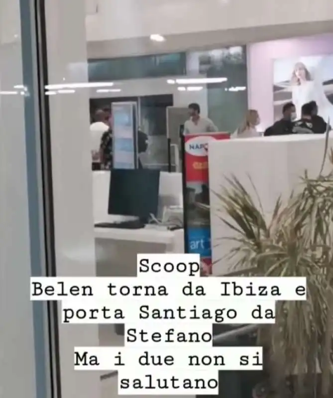 belen rodriguez e stefano de martino non si salutano in aeroporto 3