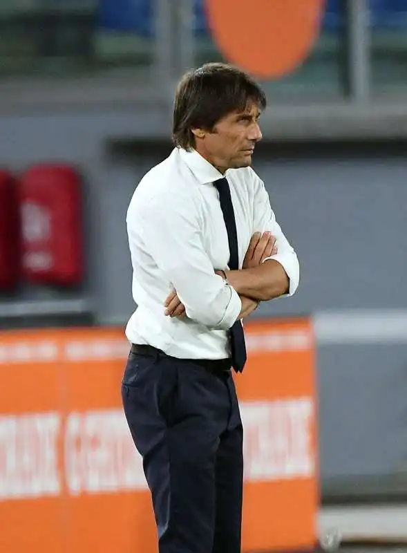 conte foto mezzelani gmt017