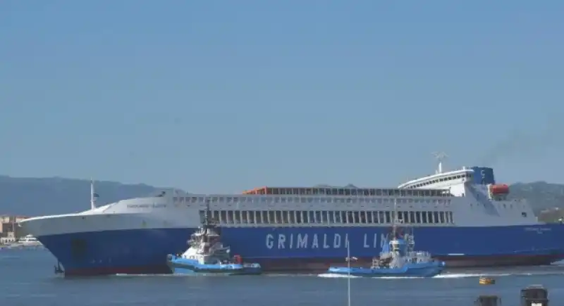 eurocargo valencia di grimaldi lines  6